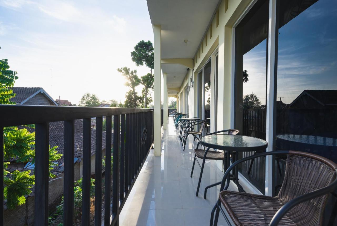 Oyo 1855 Elise Exclusive Residence Balong  Buitenkant foto